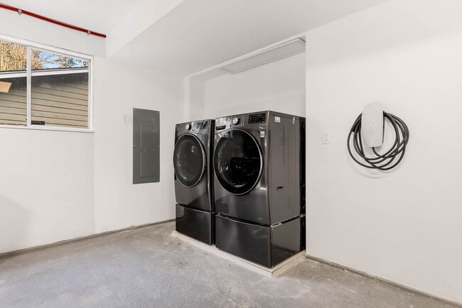 Building Photo - 10716 NE 144th Ct