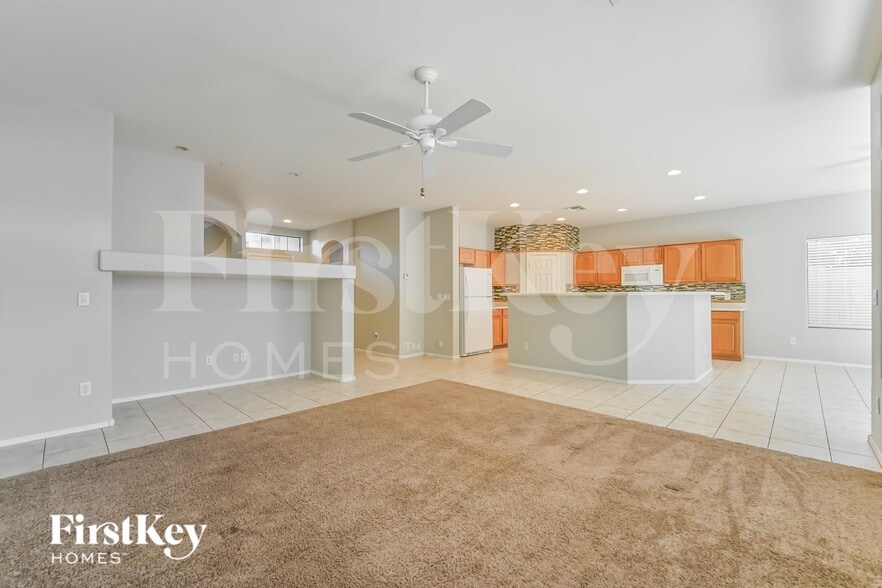 Building Photo - 3032 E Pinto Valley Rd