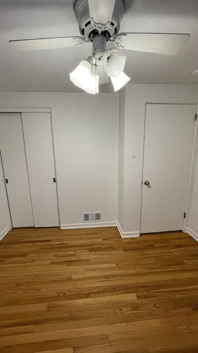 Building Photo - Charming 3 bed, 2 bath with finished basement!