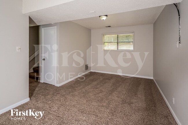 Building Photo - 3104 Cobblestone Dr