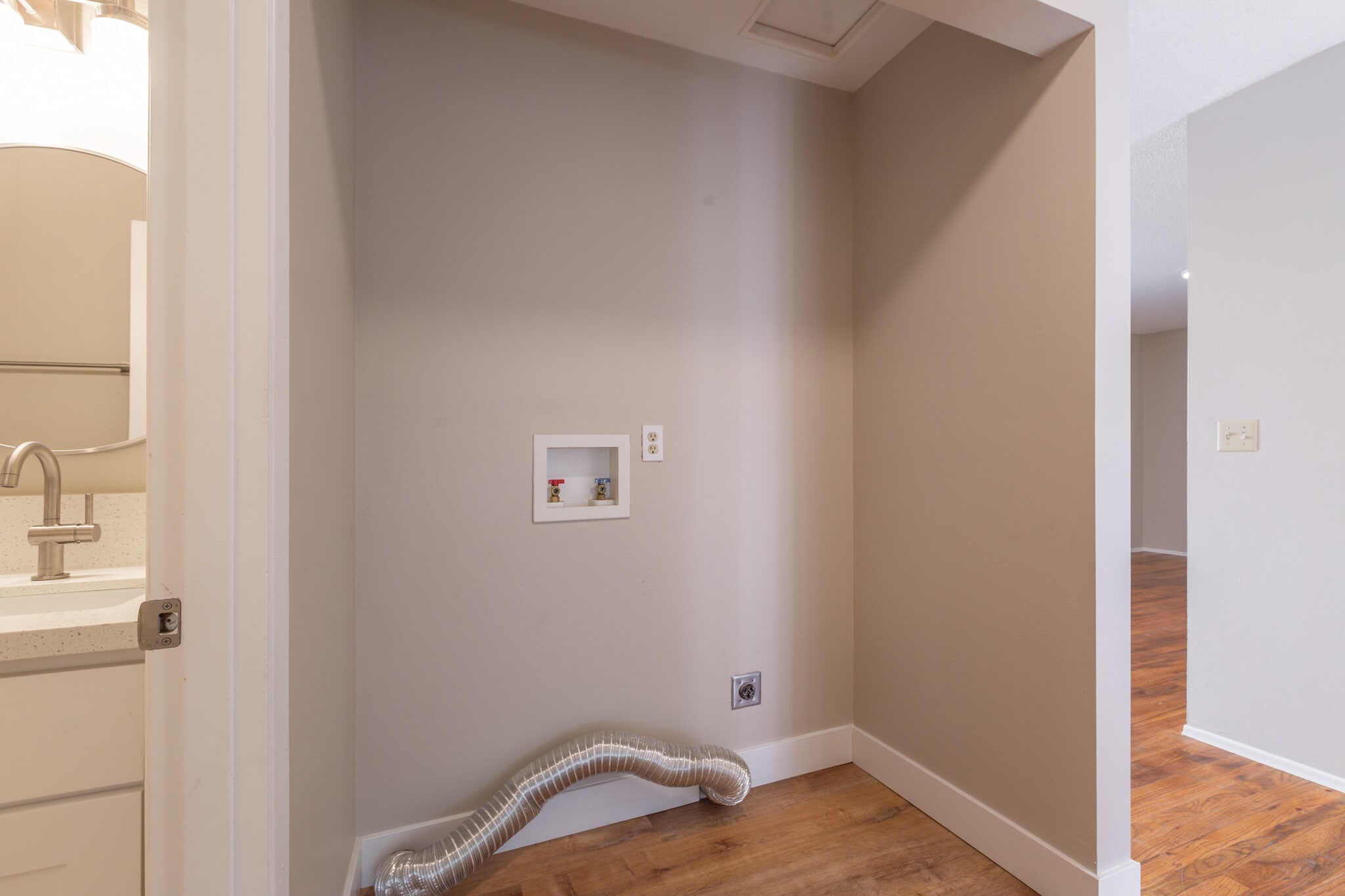 Building Photo - 2531 SE 27th Ave