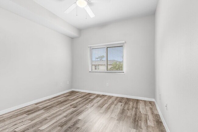 Building Photo - 2771 Royal Palm Ave