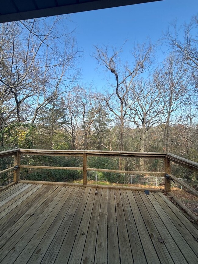 Building Photo - 1505 Parkview St