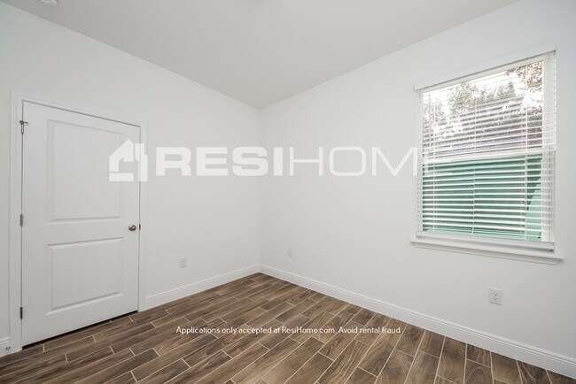 Building Photo - HOME FOR RENT!