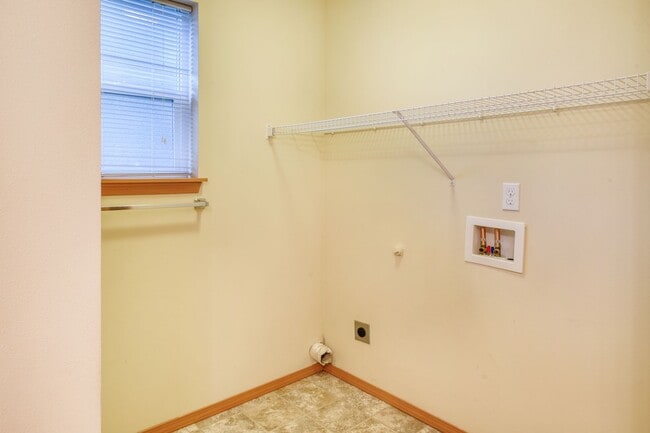 Building Photo - Beautiful Home Located in Coupeville!