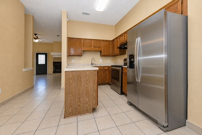 Building Photo - 2308 Woodlands Dr