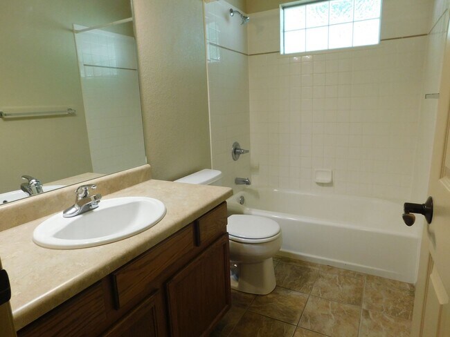 Building Photo - Home in Cottonwood Sub-Division