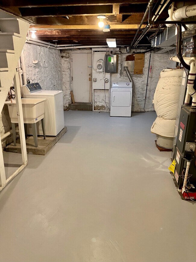 Walkout Basement 12.5 x 40 - 3026 Remington Ave
