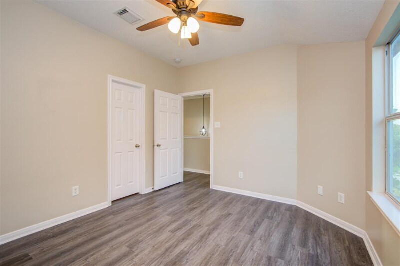Building Photo - 8902 Edgebrook Dr