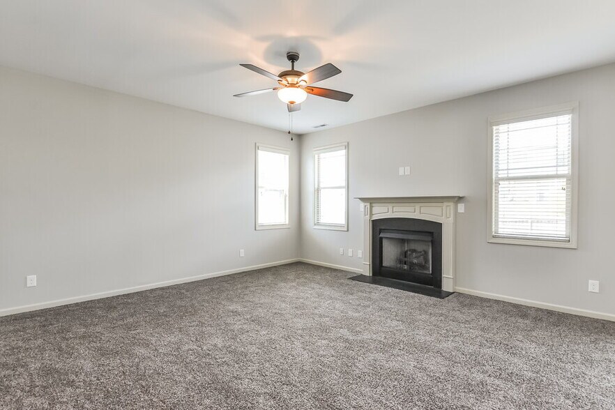 Building Photo - 716 McCarthy Dr