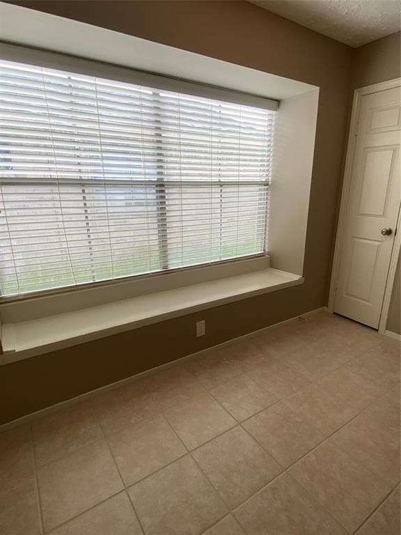 Building Photo - 410 Reseda Dr