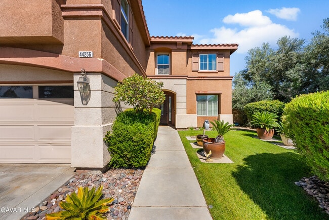 Building Photo - 44256 Dahlia St
