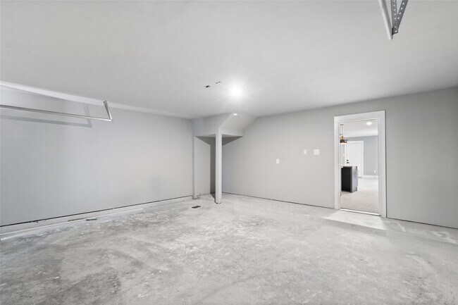 Building Photo - 6723 Cohn St