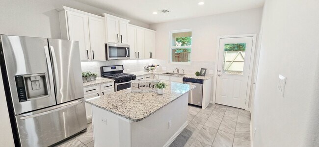 Building Photo - 40339 Bay Warbler Wy