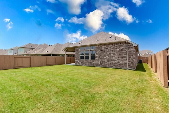 Building Photo - 14201 Pennington Ln