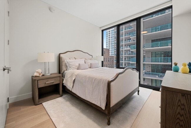 Building Photo - 366 W Superior St