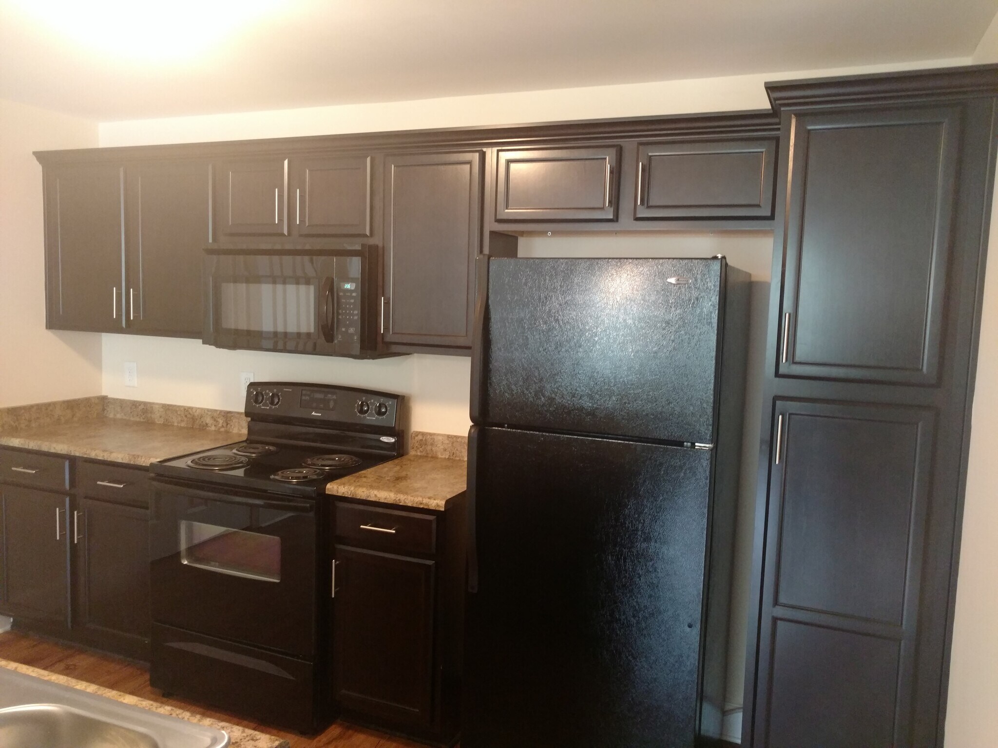 Building Photo - 8201 Lenox Creekside Dr