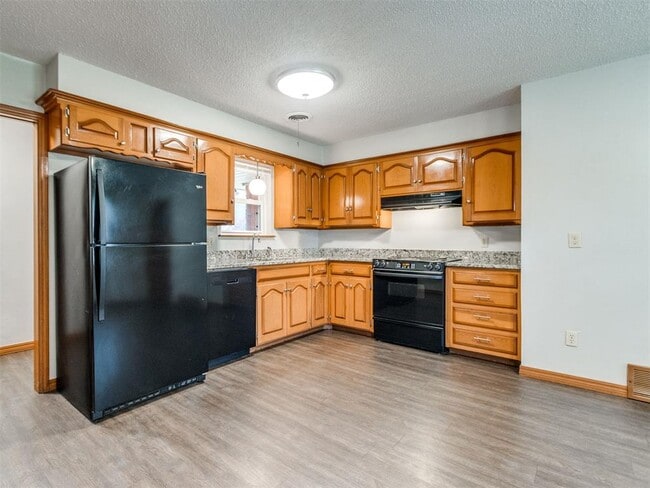 Building Photo - 1639 Westbrooke Terrace