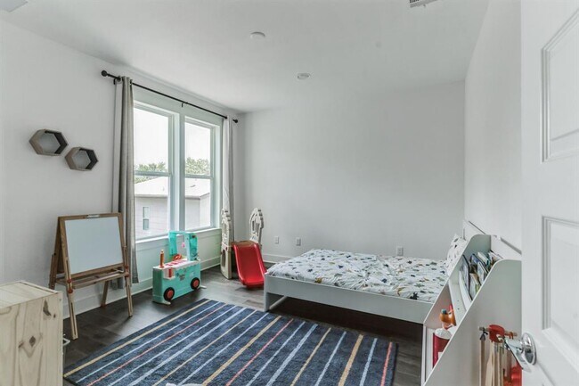 Building Photo - 5400 Agatha Cir
