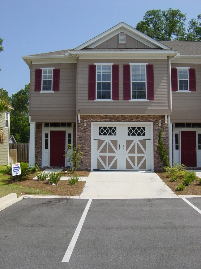 Primary Photo - Townhouse In Crawfordville