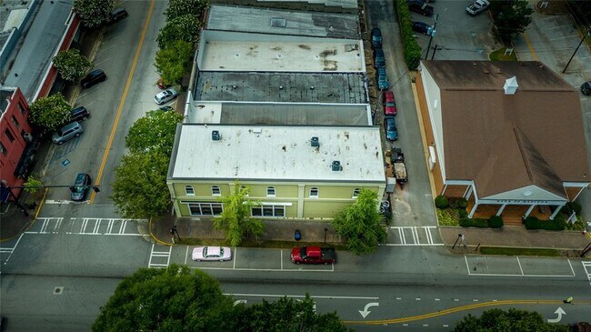 Building Photo - 201-201 W Jefferson St