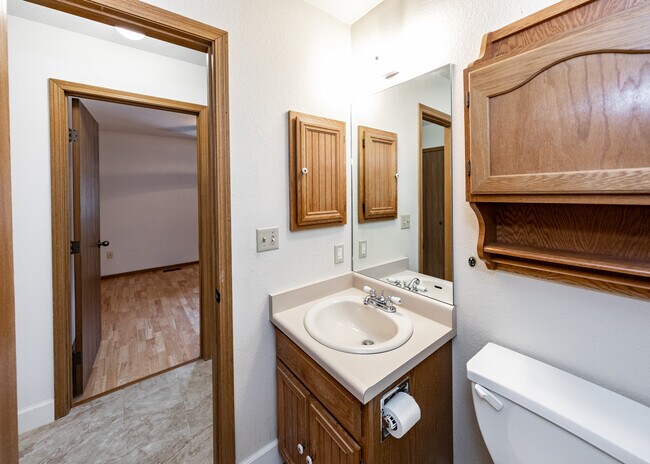 Building Photo - 838 Daffodil St