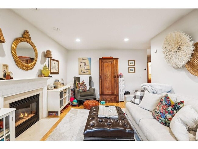 Building Photo - 4237 Ottawa Ave S