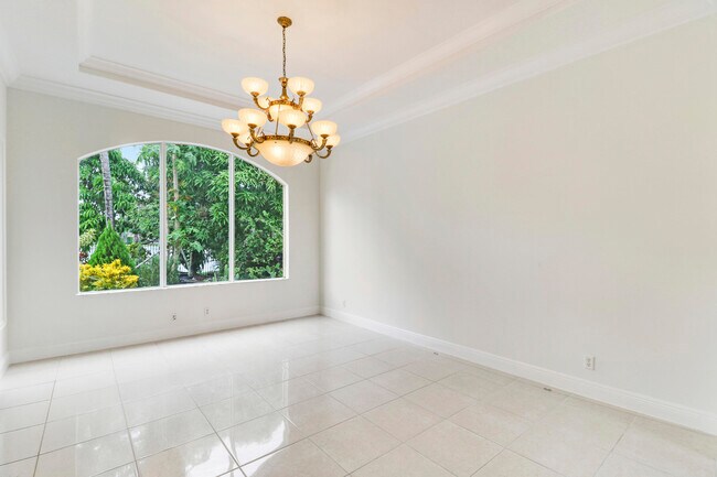 Building Photo - 5029 Forest Dale Dr