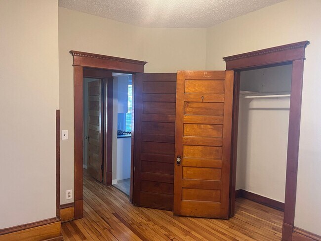 Building Photo - 275 W Sturgis St