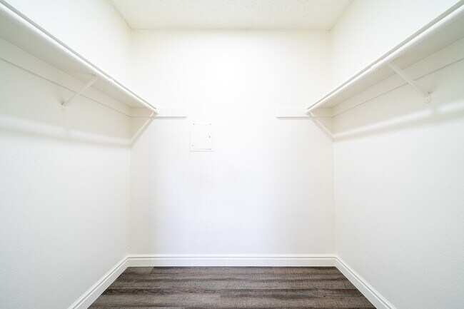 Building Photo - 1466 Bonair Rd