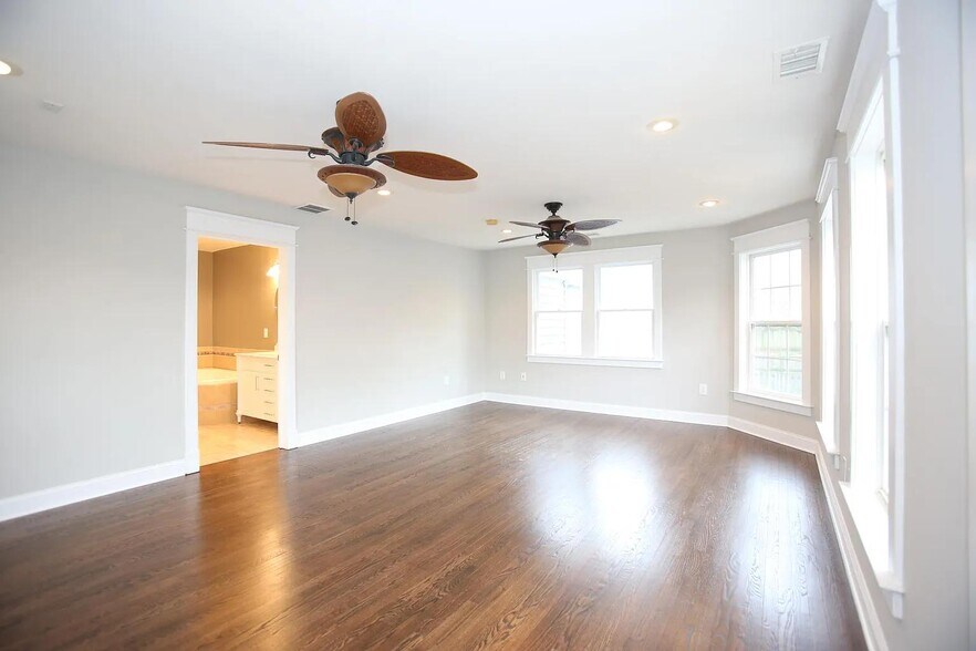 2nd floor sunroom - 3820 Elbert Ave