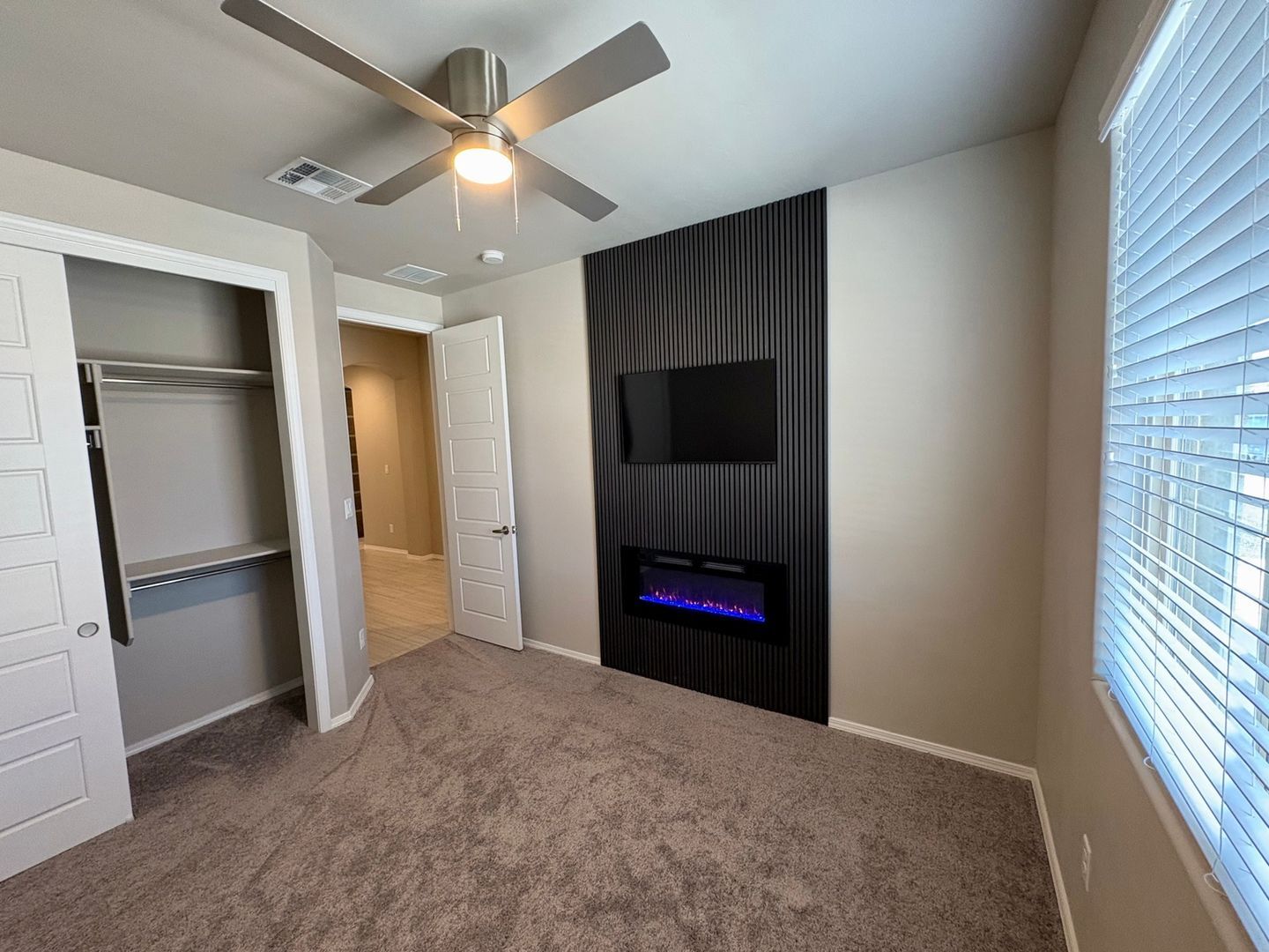 Building Photo - 4256 Crowned Eagle Loop NE