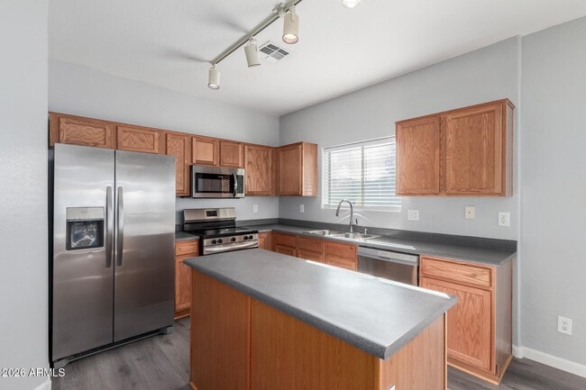 Building Photo - 11023 W Loma Ln