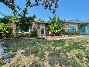 Building Photo - Fully Remodeled 4 Bedroom 2.5 Bathroom in ...