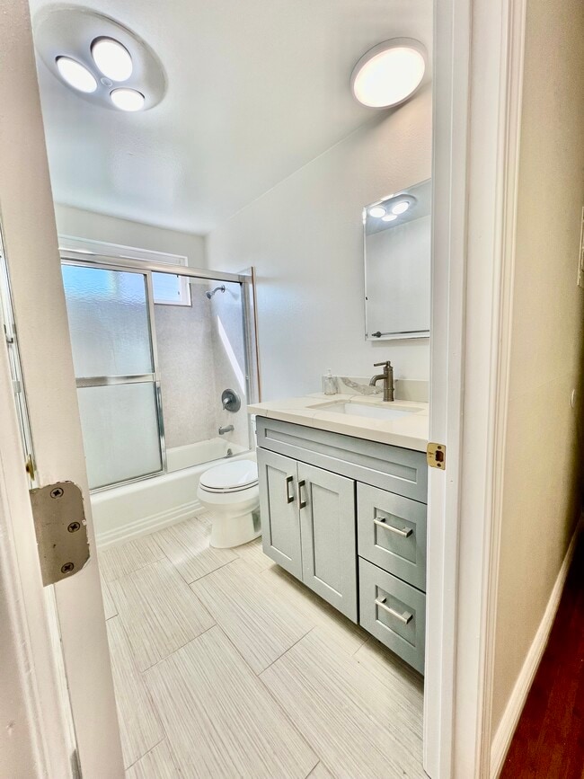 Building Photo - 1218 Amethyst St