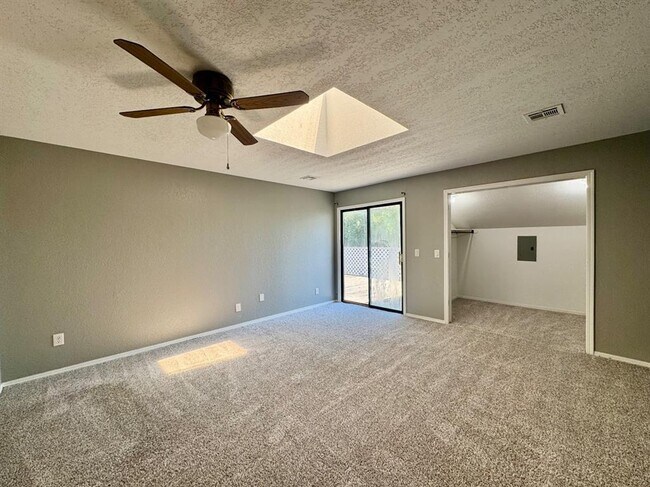 Building Photo - 428 Sundance Ln