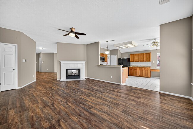 Building Photo - 2143 Mossy Trail Dr