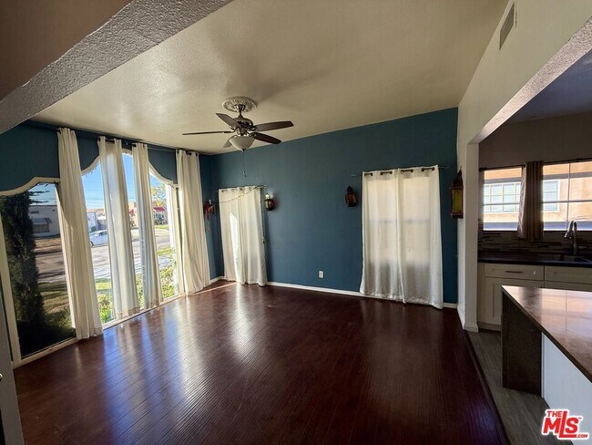 Building Photo - 9428 Harvard Blvd