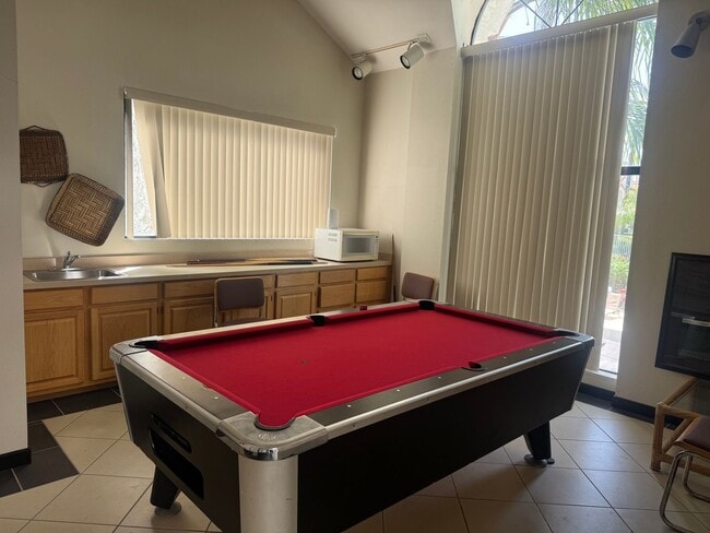 Building Photo - Palm Colony End Unit | Resort Living Included!