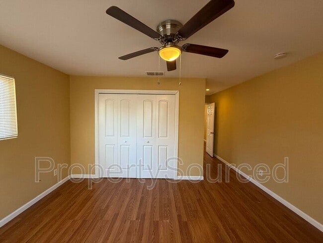 Building Photo - 524 E Krell Ln