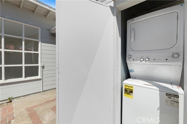 Building Photo - 1201 S Almansor St