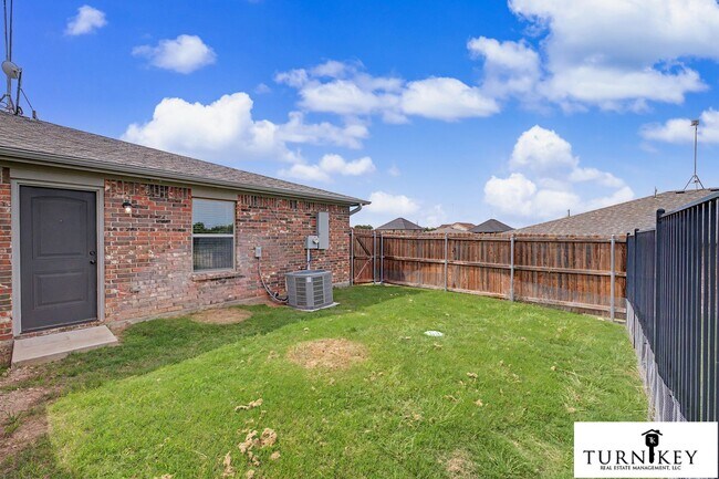 Building Photo - 158-160 Crossbow Ct