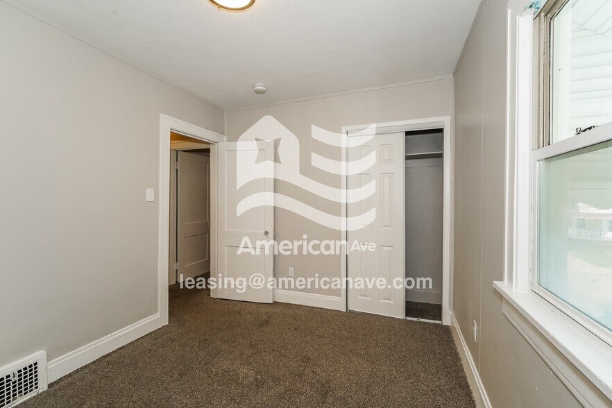 Building Photo - 5302 Kohout St