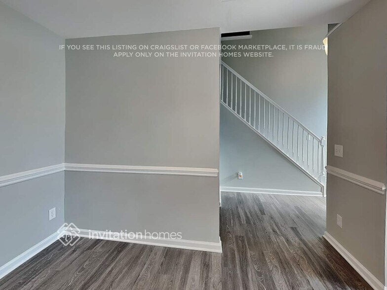 Building Photo - 474 Carlisle Dr