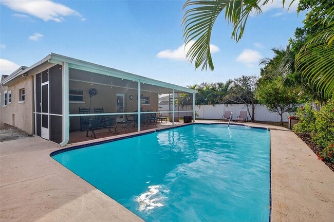 Building Photo - 1334 59th St N