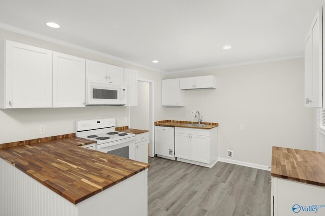 Building Photo - 11335 Chicamauga Trail SE