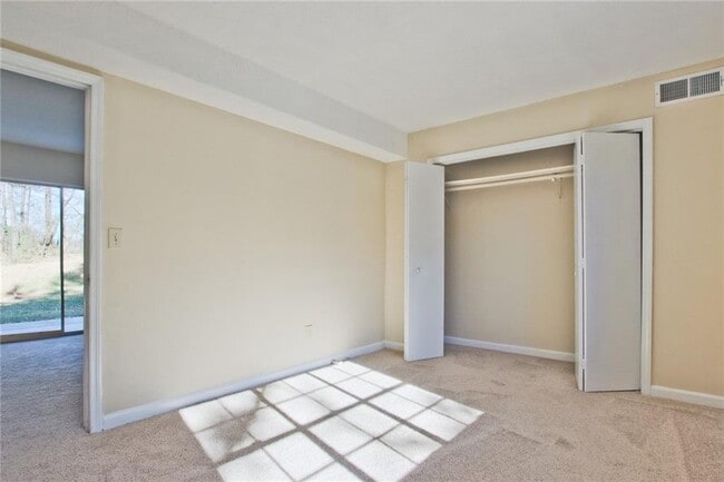 Building Photo - 3657 River Ridge Ct