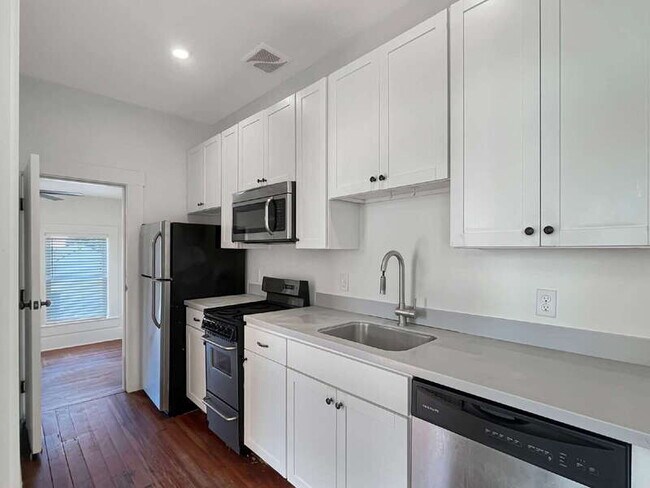 Building Photo - 1313 Whitaker St