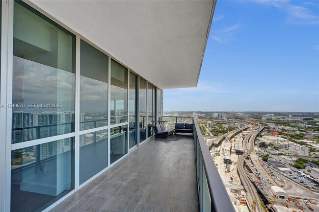 Building Photo - 1100 Biscayne Blvd