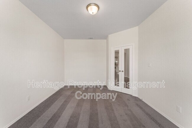 Building Photo - 942 Blue Violet